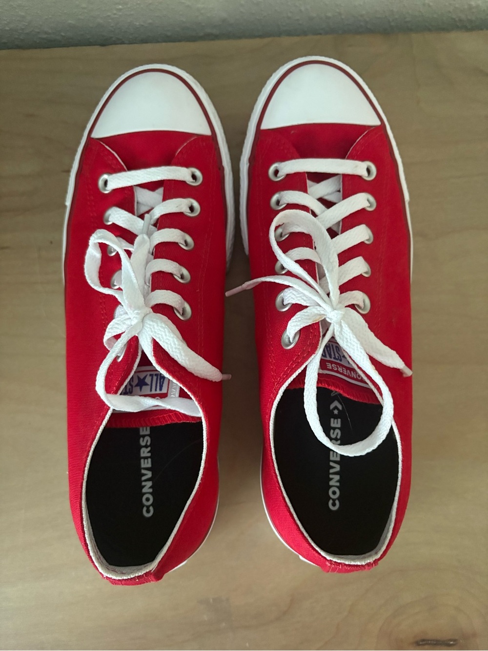 Converse Size 10 Platform Red and White Low-Top Canvas Sneakers